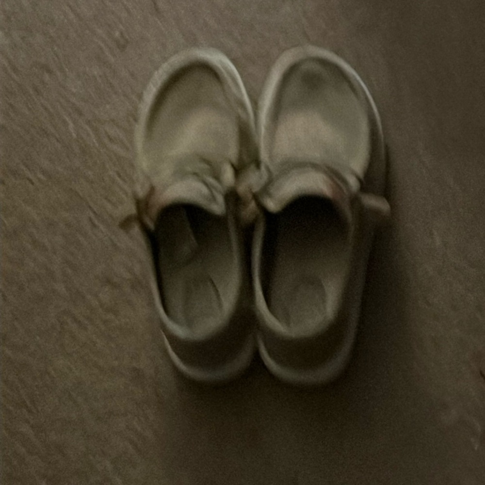 Hey Dude size 7
